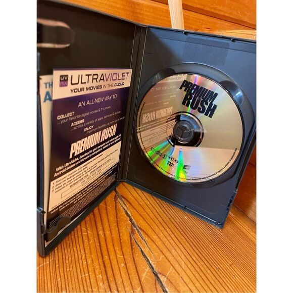 Premium Rush (DVD) - Picture 3 of 3